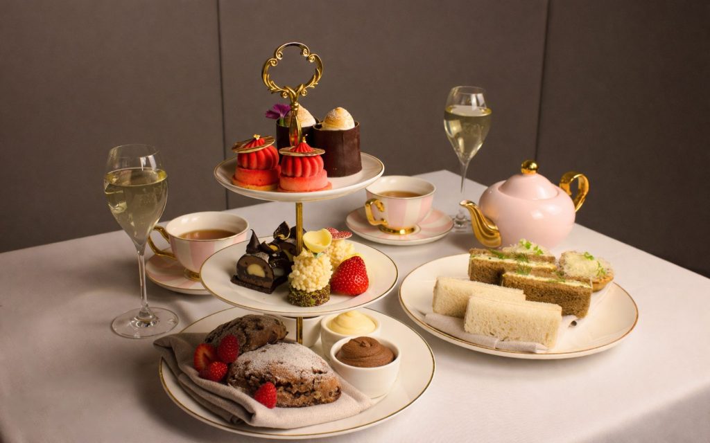 Elegant afternoon tea setting (1)